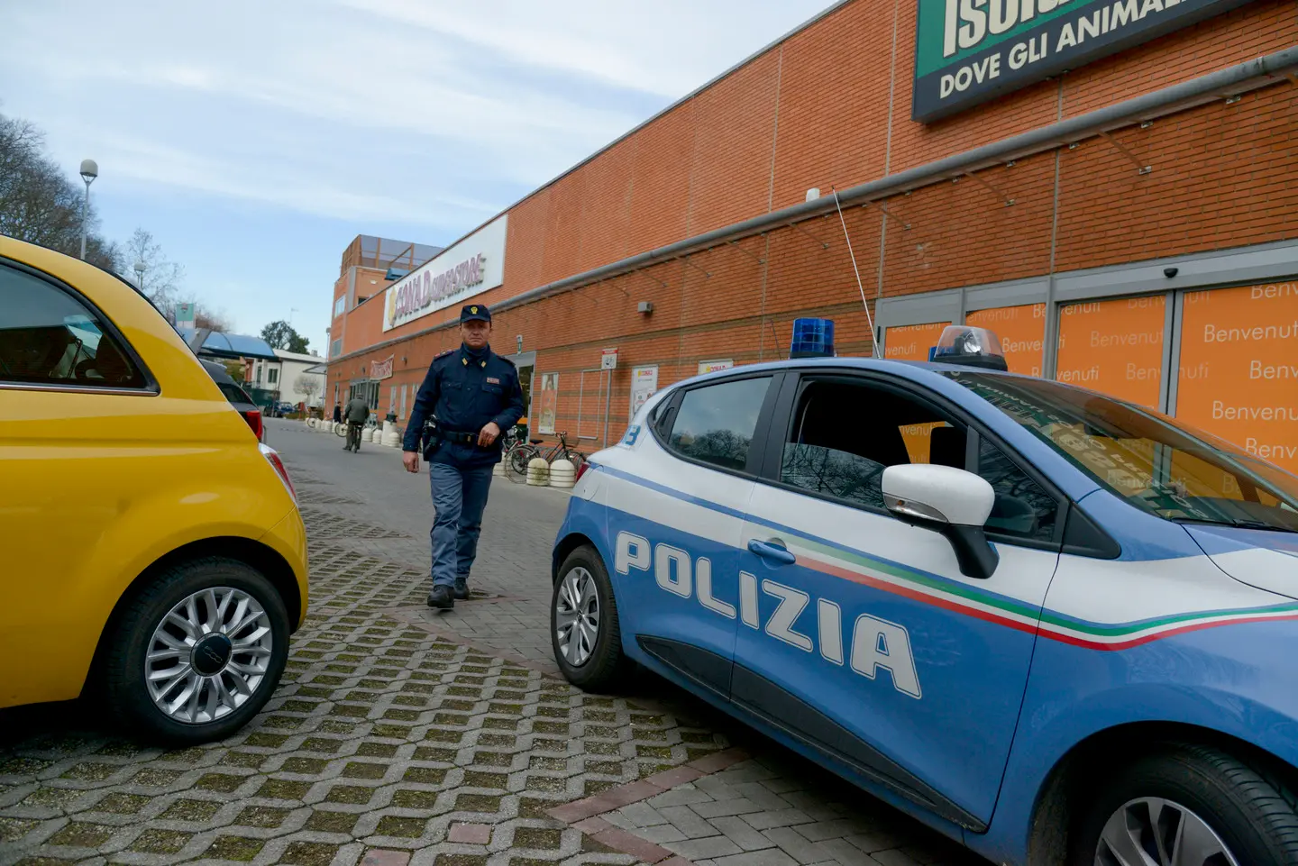 I piatti ordinati arrivano in ritardo: rissa tra cliente e titolare in un ristorante