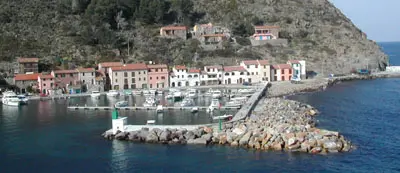 Caccia al ladro sulla minuscola isola di Capraia