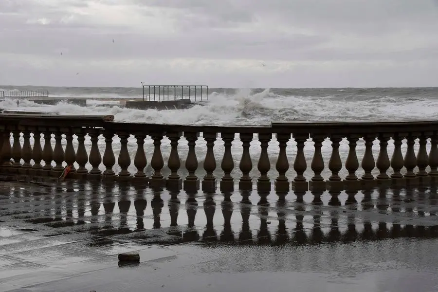 Nuovo allerta meteo per vento forte e mareggiate