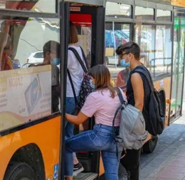 "Capolinea bus Troppi pericoli per il traffico"