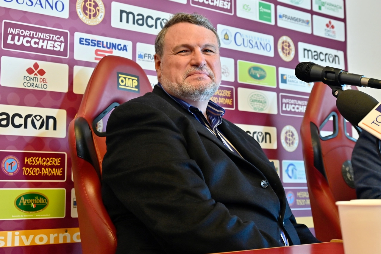 Calcio Livorno , conferenza stampa nuovo presidente 