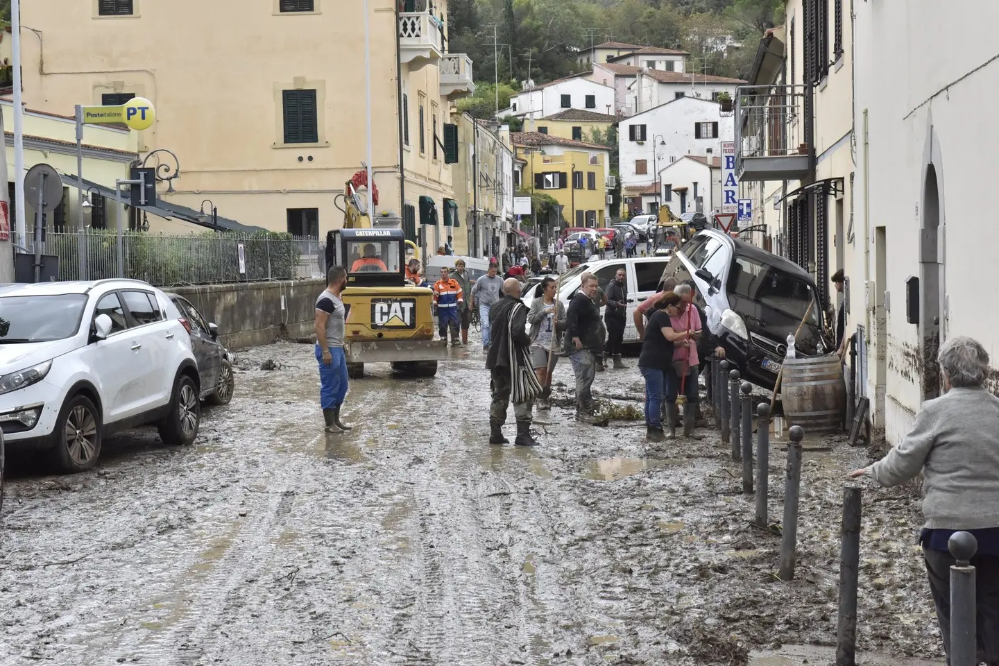 Viabilità, trasporti, volontari e black out: così si affronta l'emergenza / FOTO