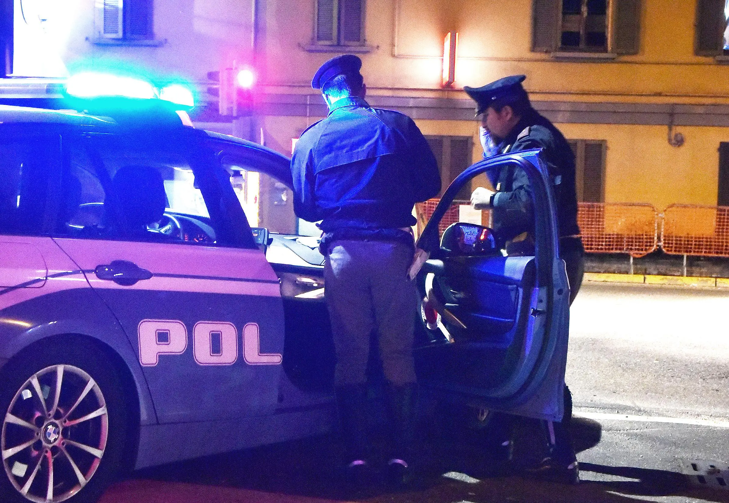 Rapina in pizzeria, minacciati madre e figlio