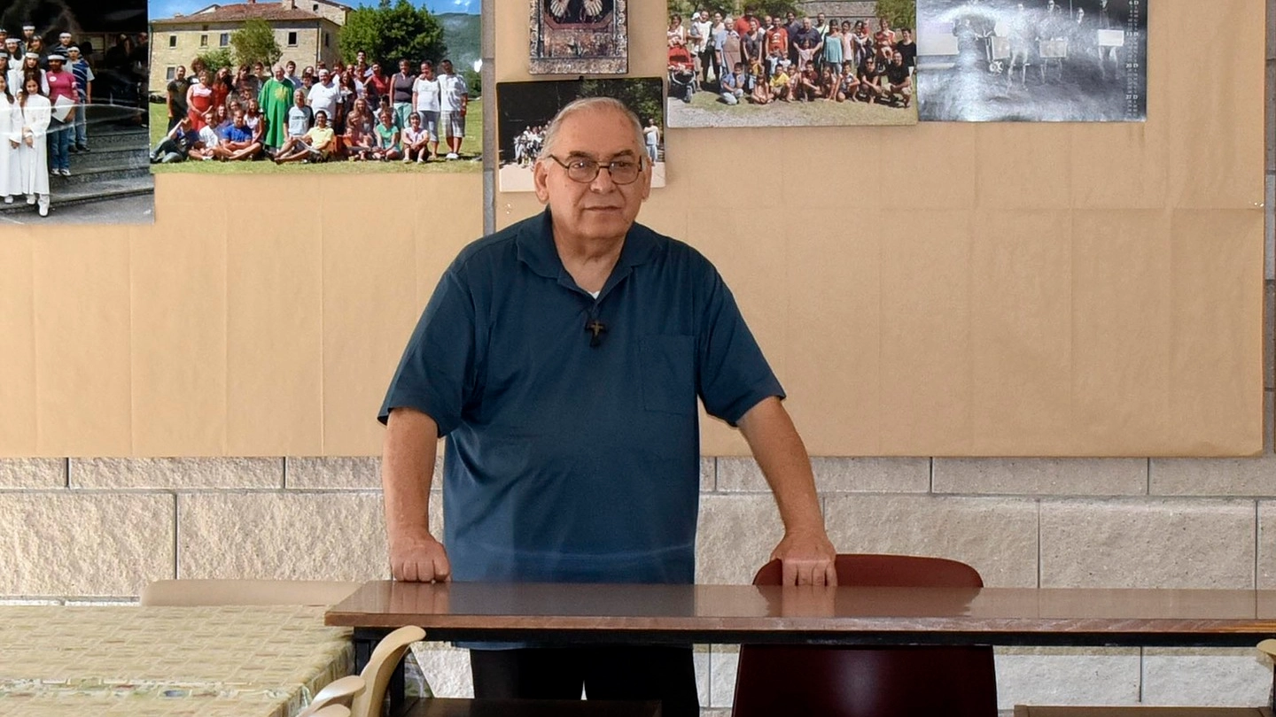 Don Luciano parroco della chiesa di San Pio X