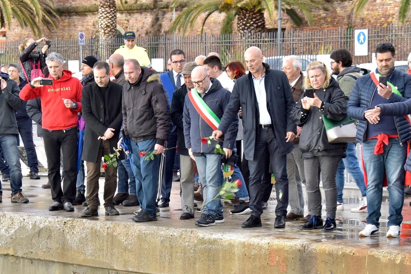 Moby Prince In Centinaia Al Corteo Per Le Vittime Nogarin Strage