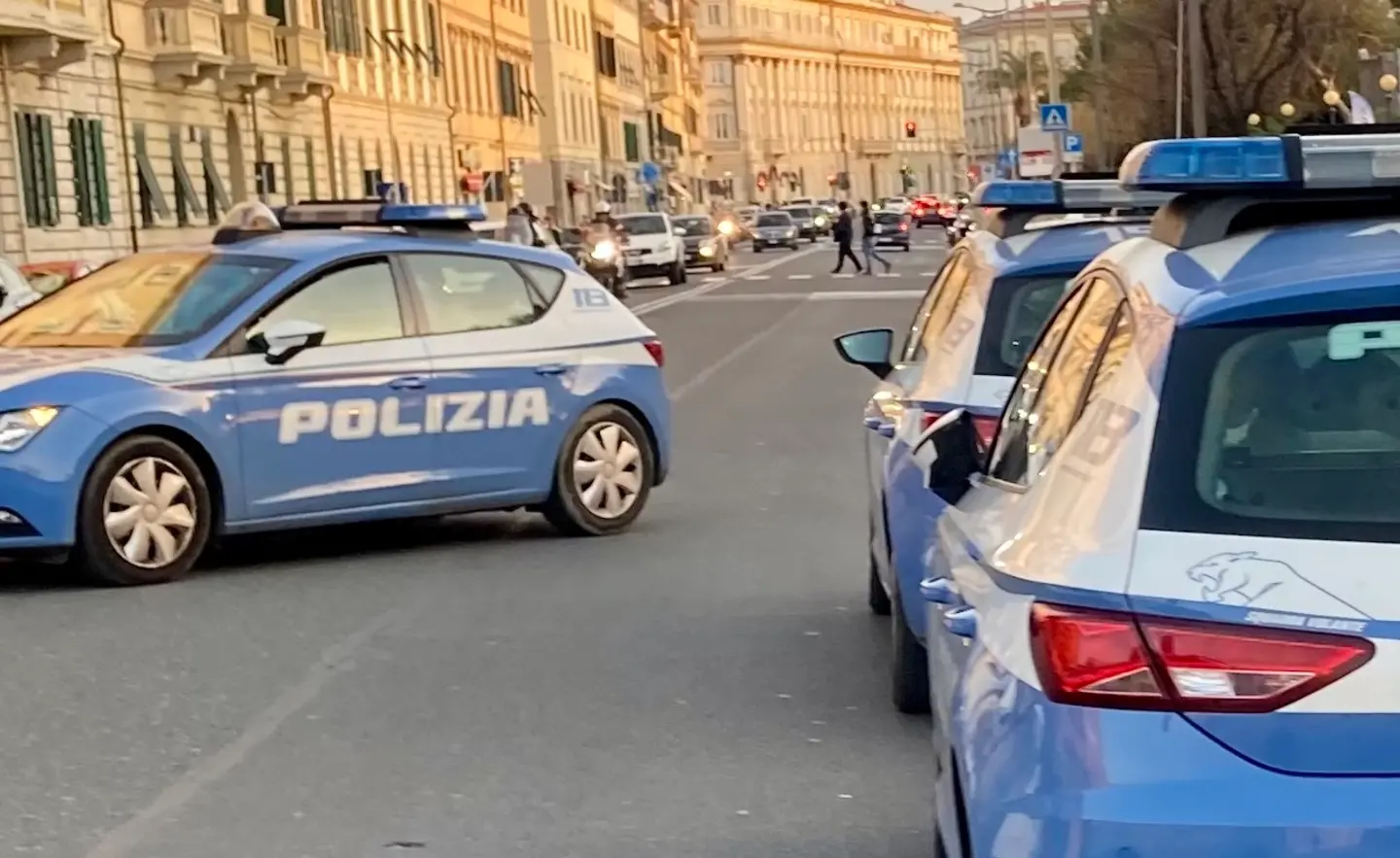 Calci e pugni a un tredicenne, arriva la polizia