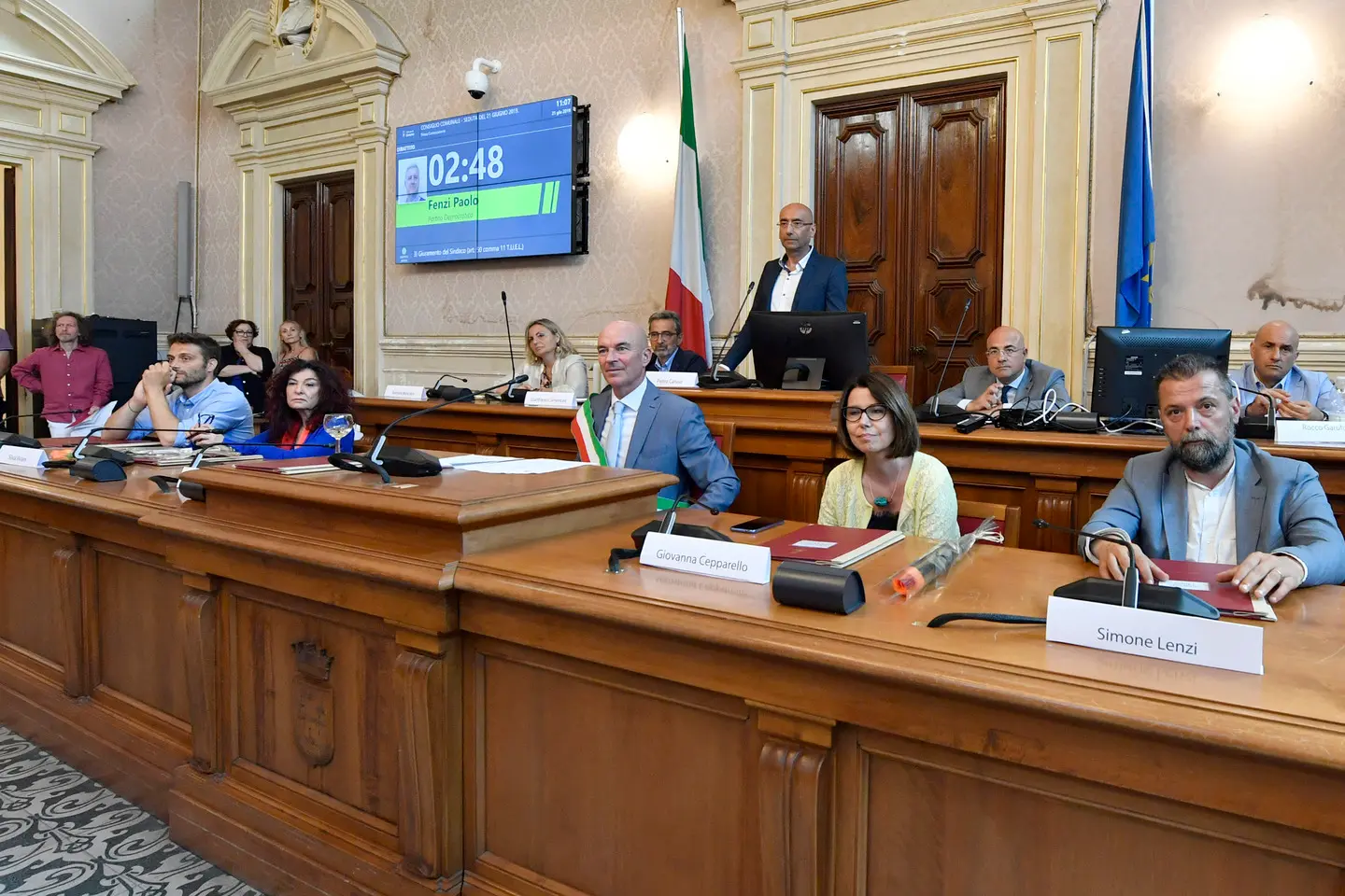 Livorno, primo consiglio comunale dell'era Salvetti, il giuramento del sindaco / VIDEO