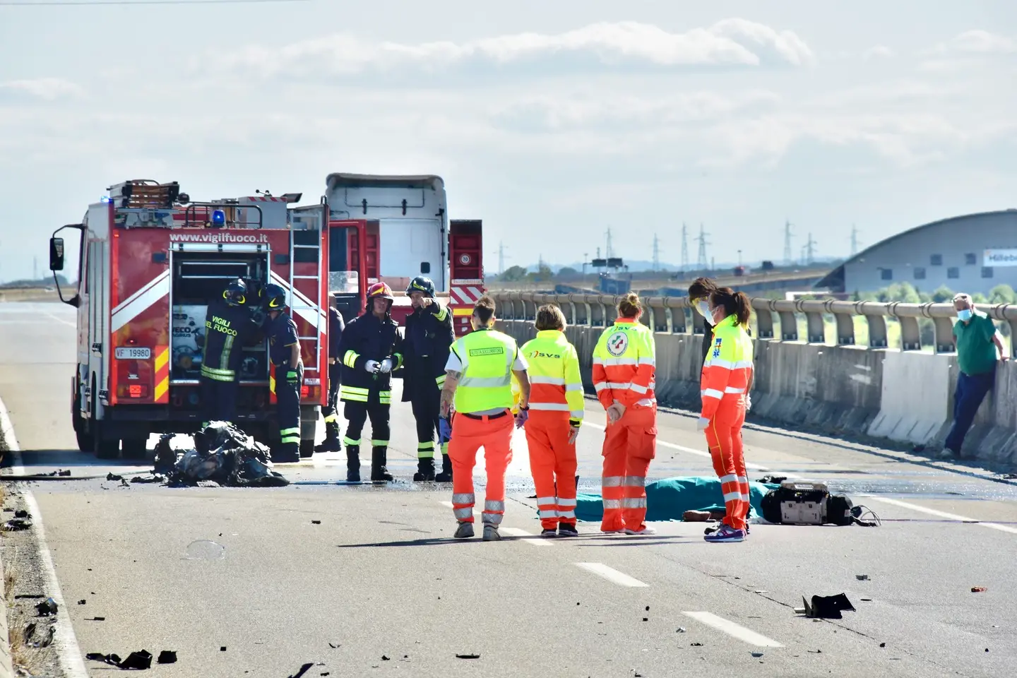 Moto in fiamme dopo l'incidente, muore sulla FiPiLi