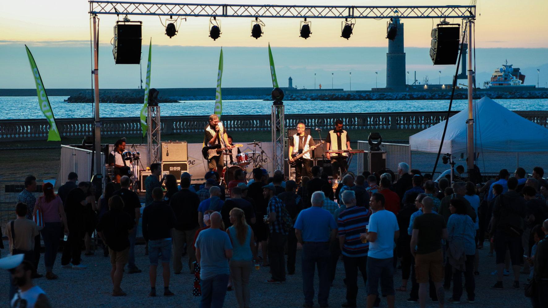 Ecco Il Surfer Joe Summer Festival Alla Terrazza Mascagni Quattro Giorni Di Musica Ed Eventi