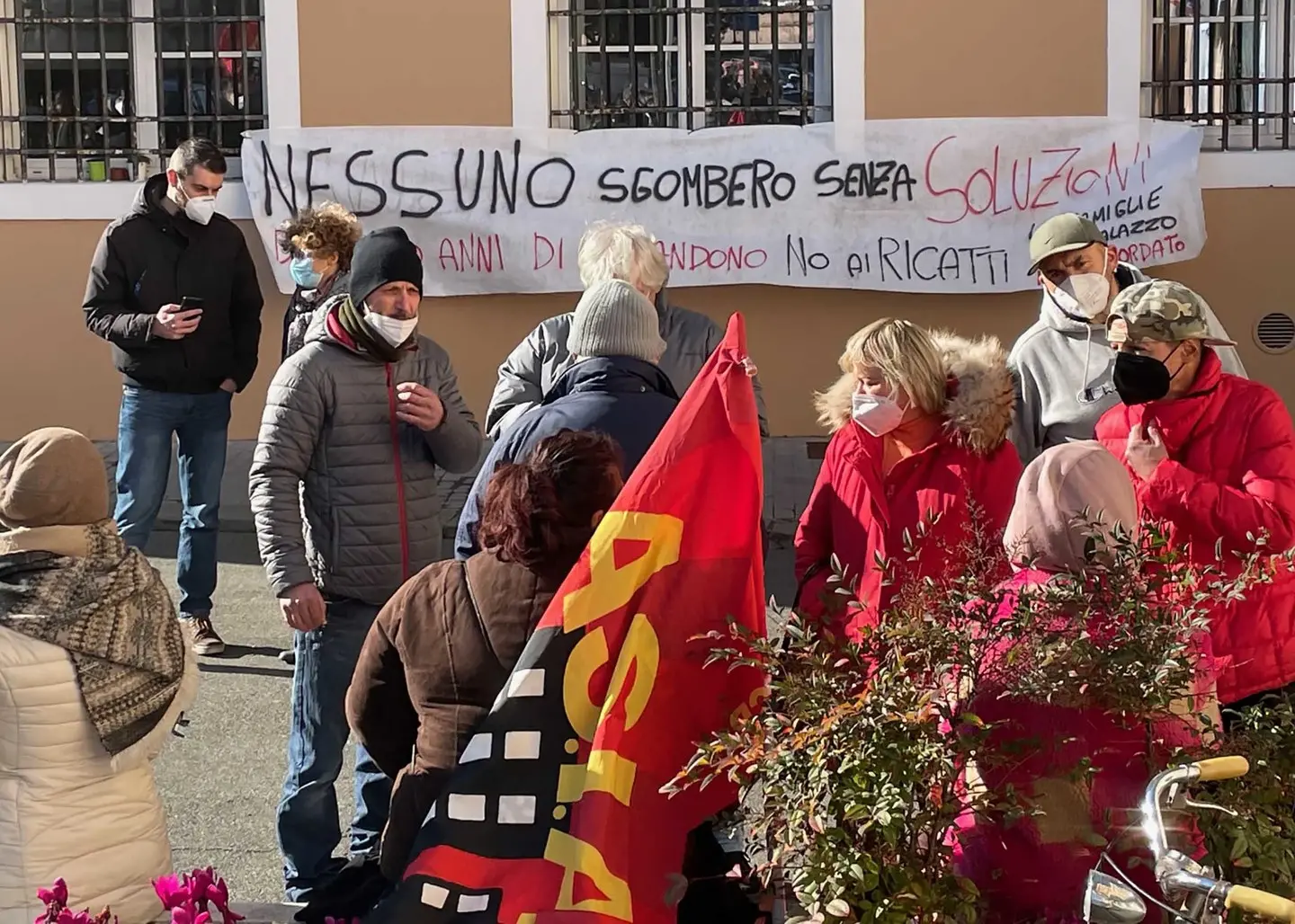 Sopralluogo della proprietà a Palazzo Maurogordato occupato da 25 famiglie