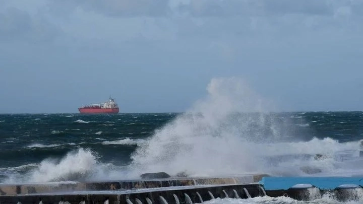 Libeccio a Livorno (Foto Lanari)