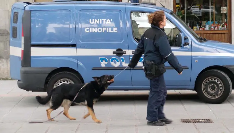 Piazza Garibaldi nella morsa dei controlli: denunciato uno spacciatore