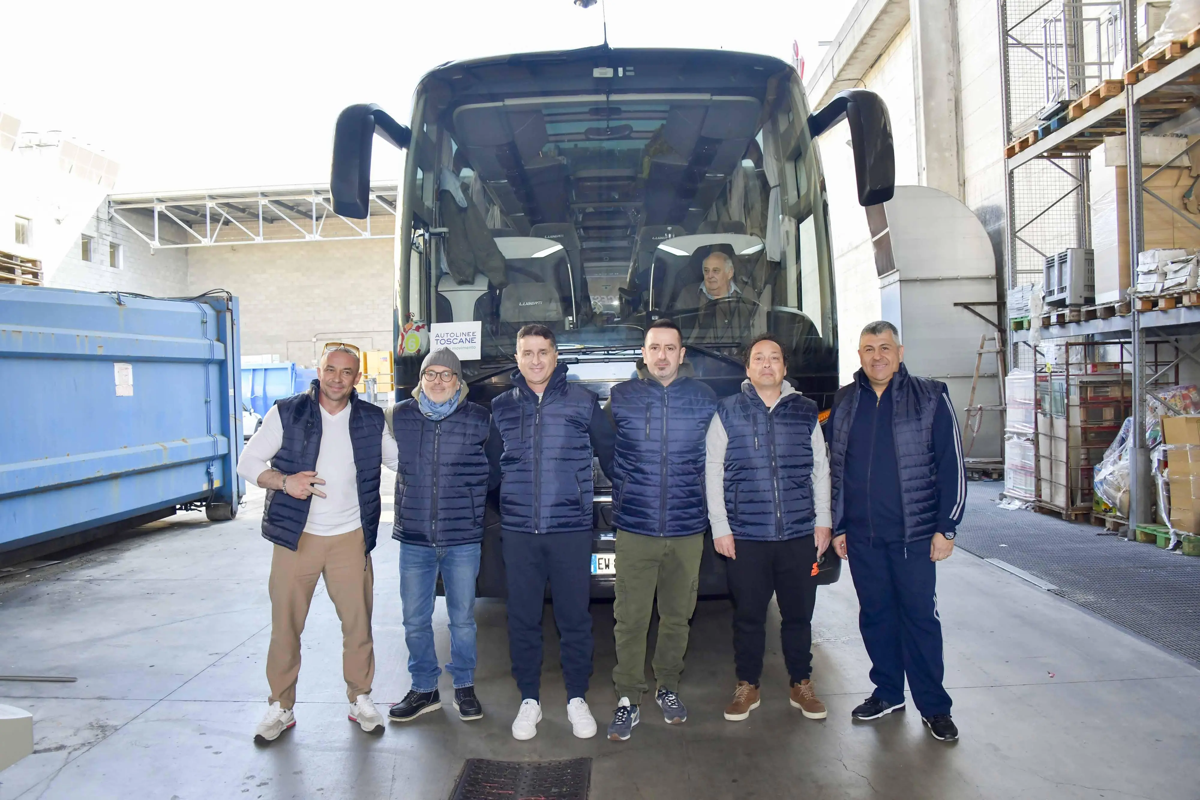 Bus carico di solidarietà Aiuti da Livorno a Varsavia