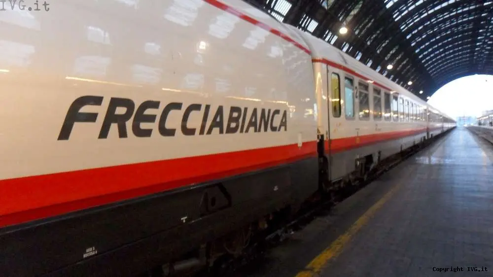 La bambina nasce sul treno “Frecciabianca” grazie a due livornesi