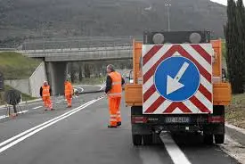 Mezzo pesante blocca il traffico, chiusa la Tosco Romagnola