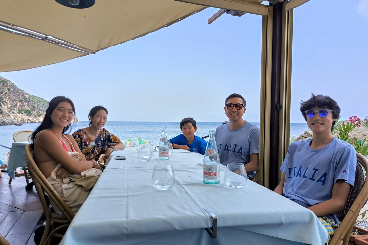 La famiglia a Marciana Marina (Foto di Valerie Pizzera)