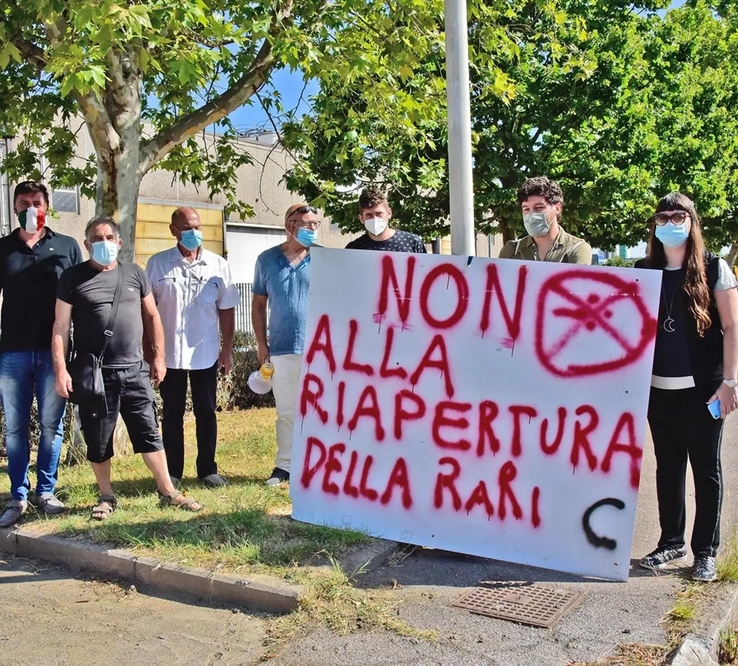 Livorno, protesta per la riapertura della Rari