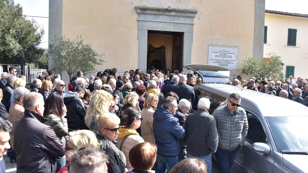 I funerali di Nunzio Viola (Foto Novi)