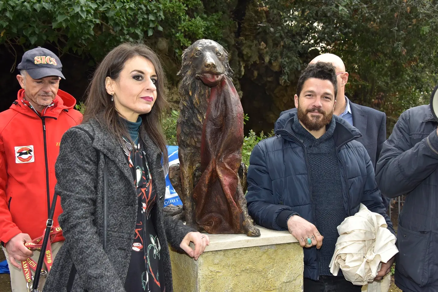 La statua di Snoopy inaugurata nel parco di villa Fabbricotti / FOTO