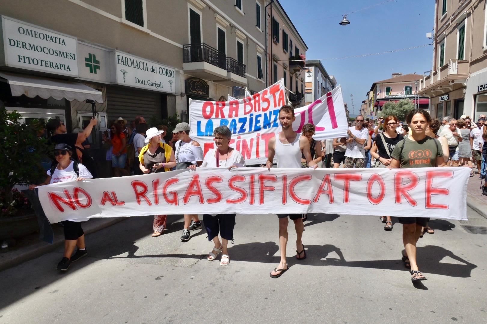 Rigassificatore Corteo A Piombino Il Sindaco Giani Rinunci Al Ruolo Di Commissario