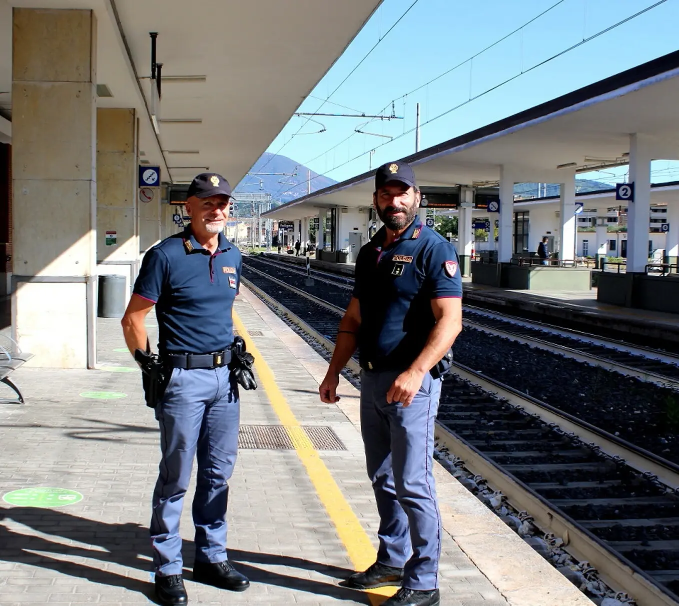 Donna arrestata alla stazione: aveva tentato una rapina