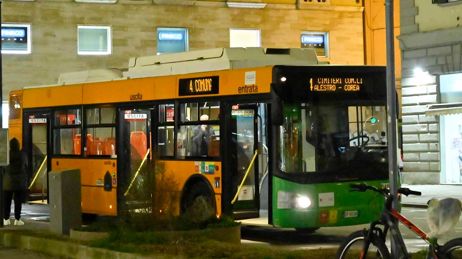 Autobus a Livorno (Foto Novi)