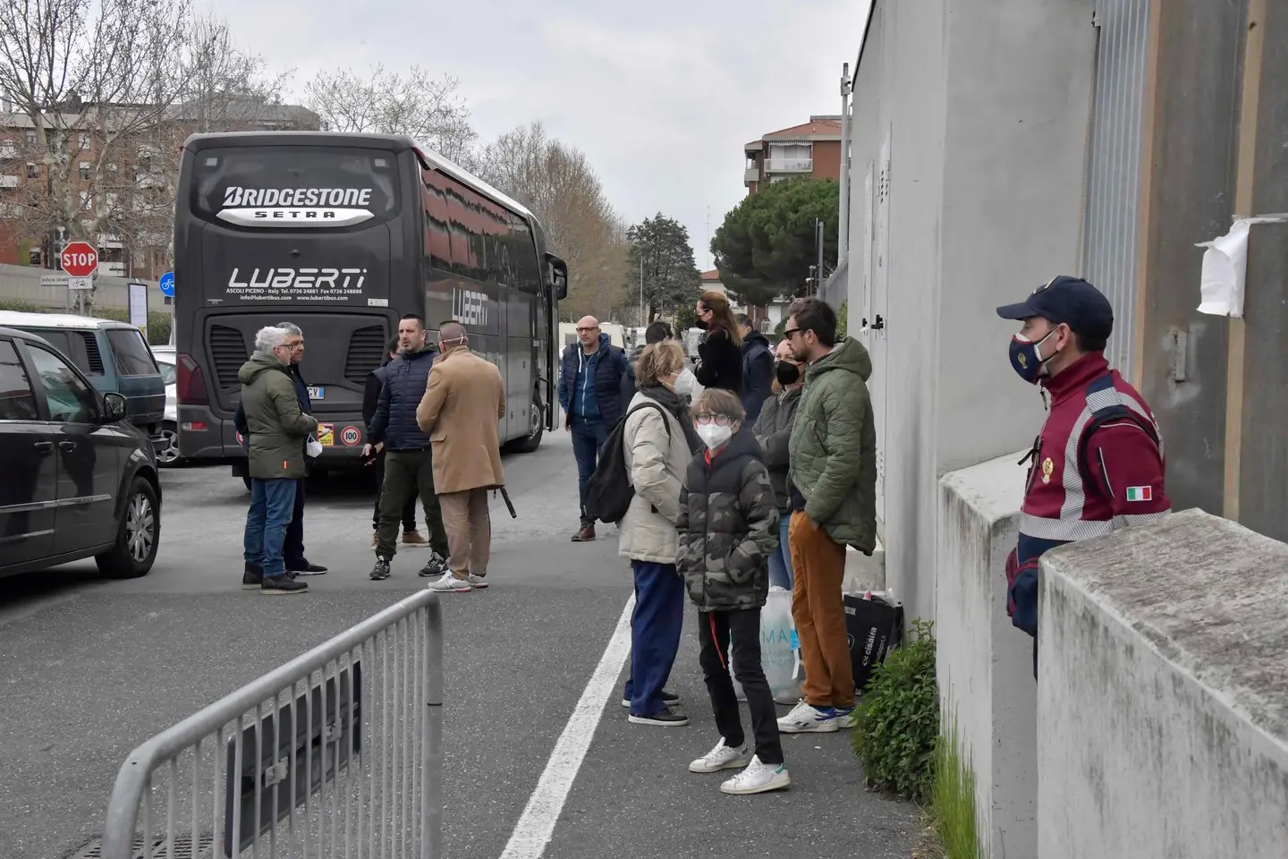 Livorno, rientrato dall'Ucraina il bus della speranza: sani e salvi i 18 profughi arrivati