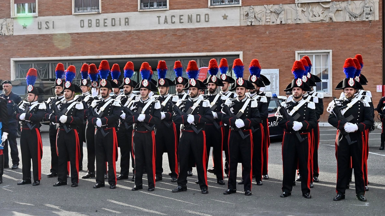 Carabinieri in parata per la festa dell'Arma a Livorno (Foto Novi)