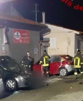 Livorno Non Si Ferma La Scia Di Fuoco Unaltra Auto Distrutta Di Notte