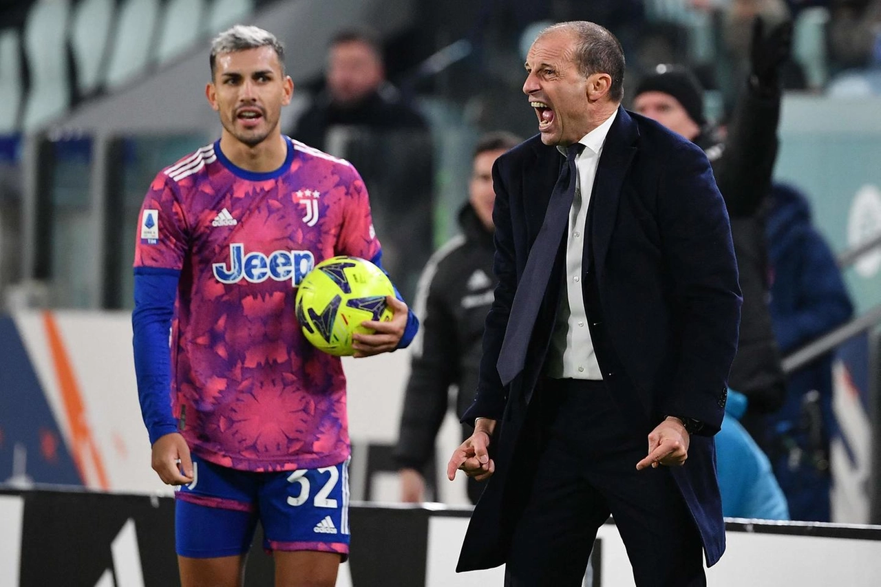 Allegri con Paredes nella sfida vittoriosa con l'Udinese