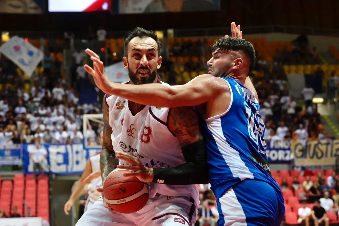 Basket, Libertas Livorno ai quarti della Supercoppa di B: battuta Piacenza 60-70