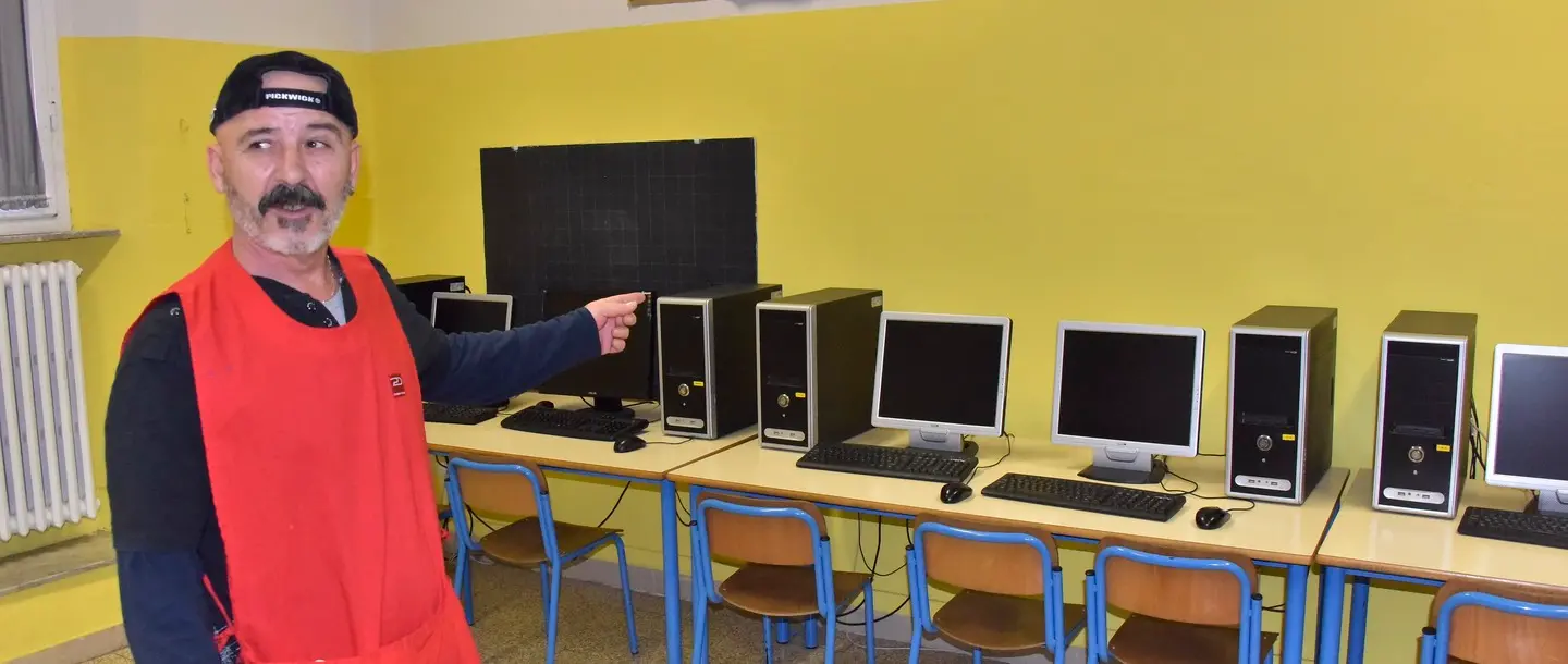 Furto alle scuole Bini, spariti tablet e pc