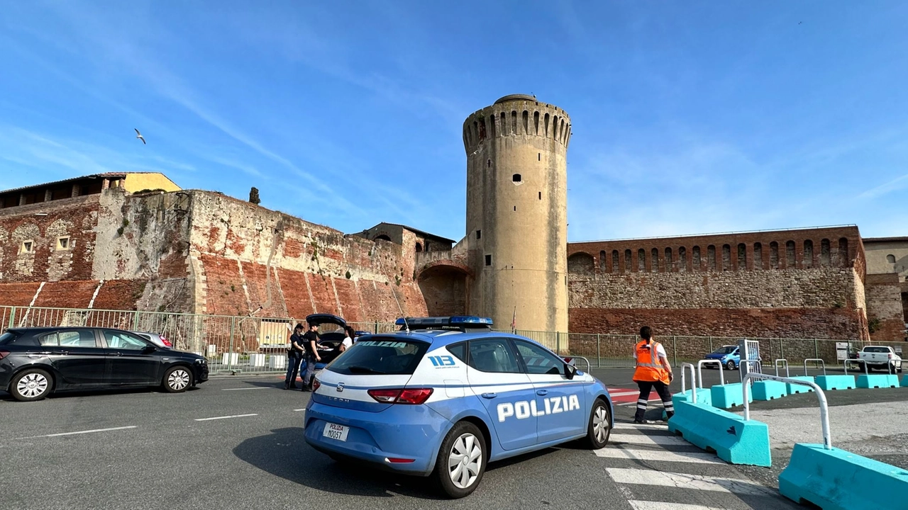 La polizia sul luogo della tragedia (Foto Novi)