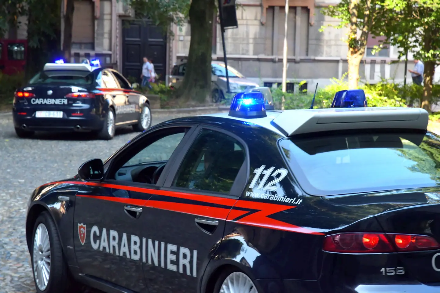 Furbetto del reddito di cittadinanza con 51 piante di marijuana in casa: denunciato