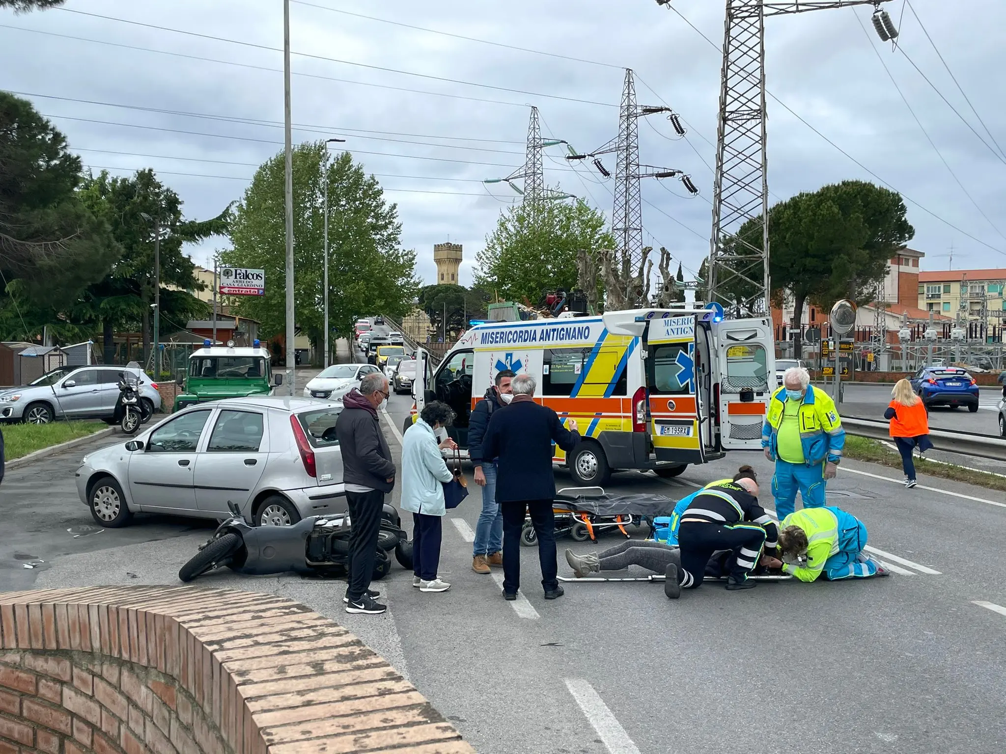 Incidente Sul Cavalcavia Della Stazione, Ferita Una Donna