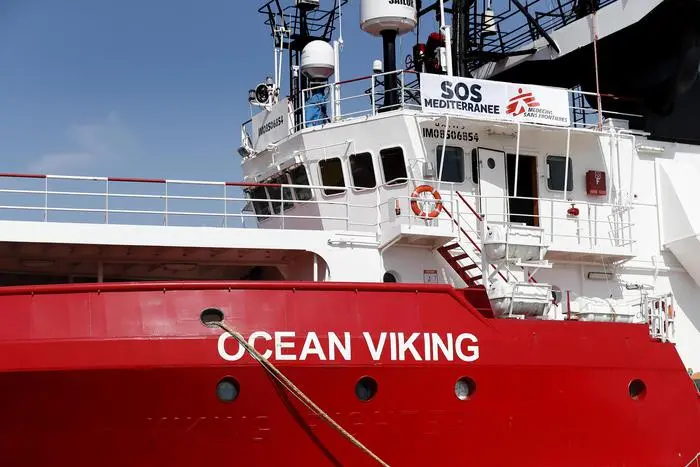 A Livorno arrivata Ocean Viking con a bordo 71 migranti