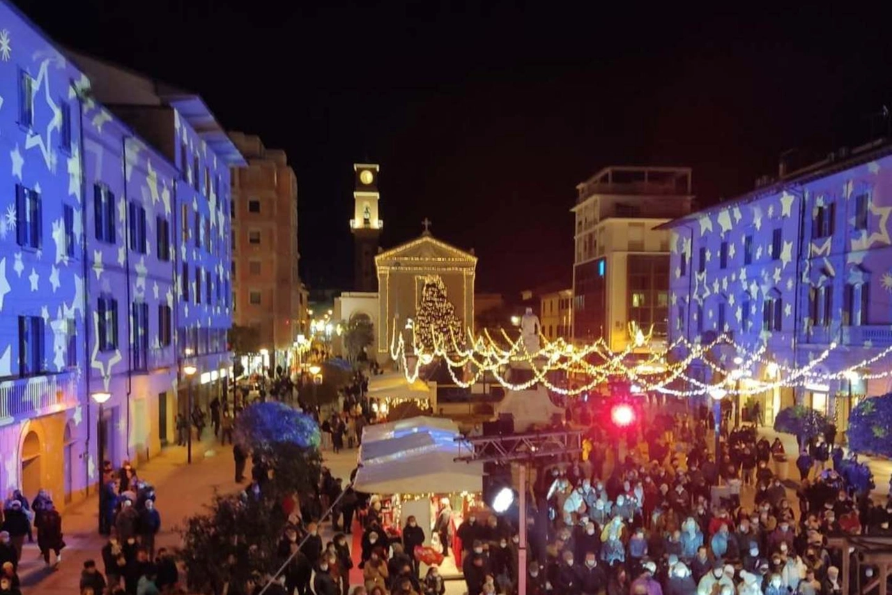 Fino all’8 gennaio tante luci in centro a Cecina