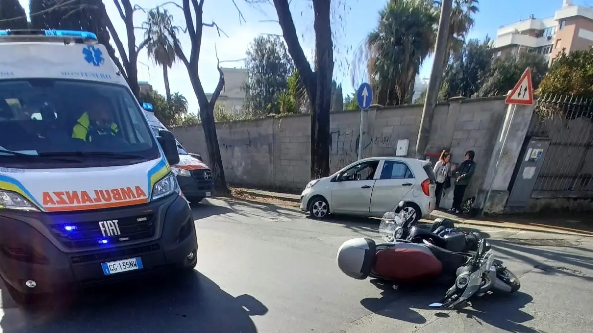 Livorno scontro tra due scooter in via Calzabigi