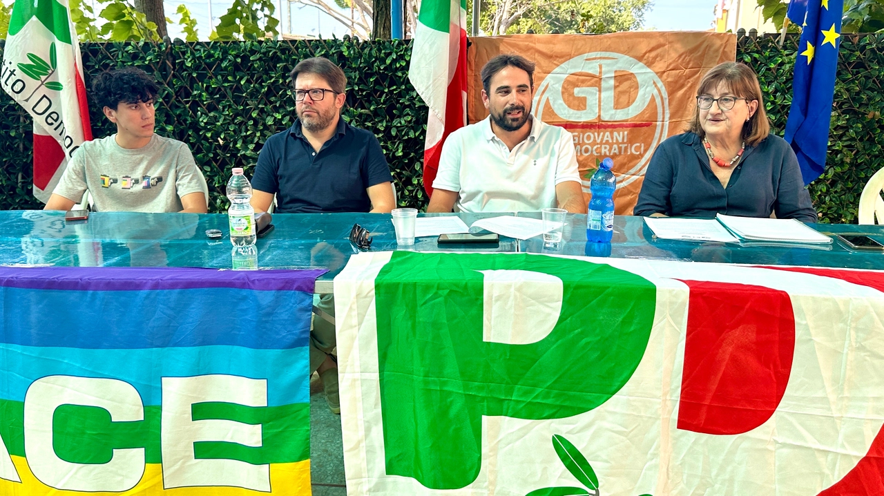 Da sinistra Bernardo Taddei, Alessandro Franchi, Alberto Brilli e Rita Villani alla presentazione della Festa dell’Unità (Foto Novi)