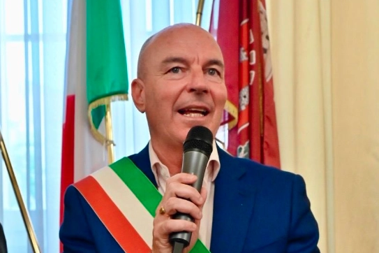 Il sindaco Luca Salvetti alla presentazione della nuova giunta (Foto Novi)