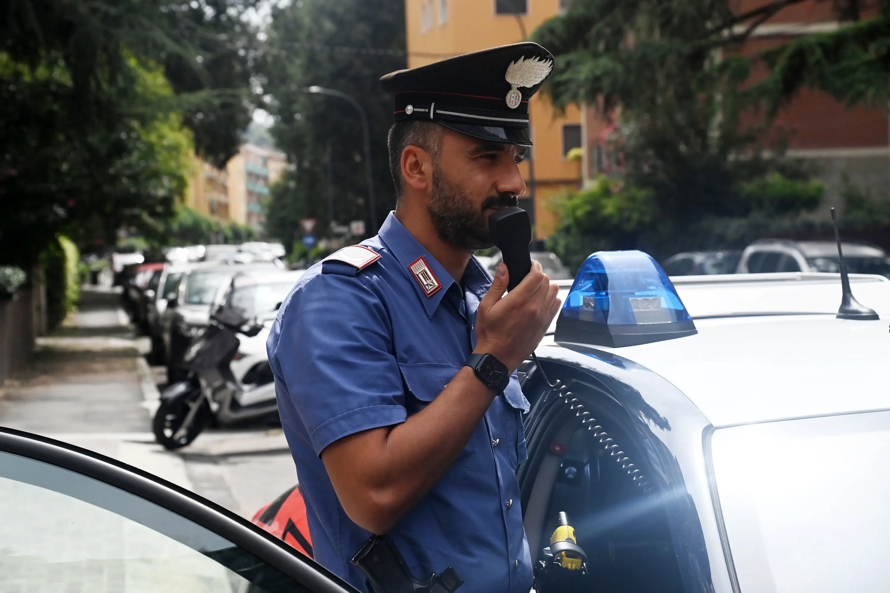 Botte e offese alla madre malata, 40enne in carcere per maltrattamenti in famiglia