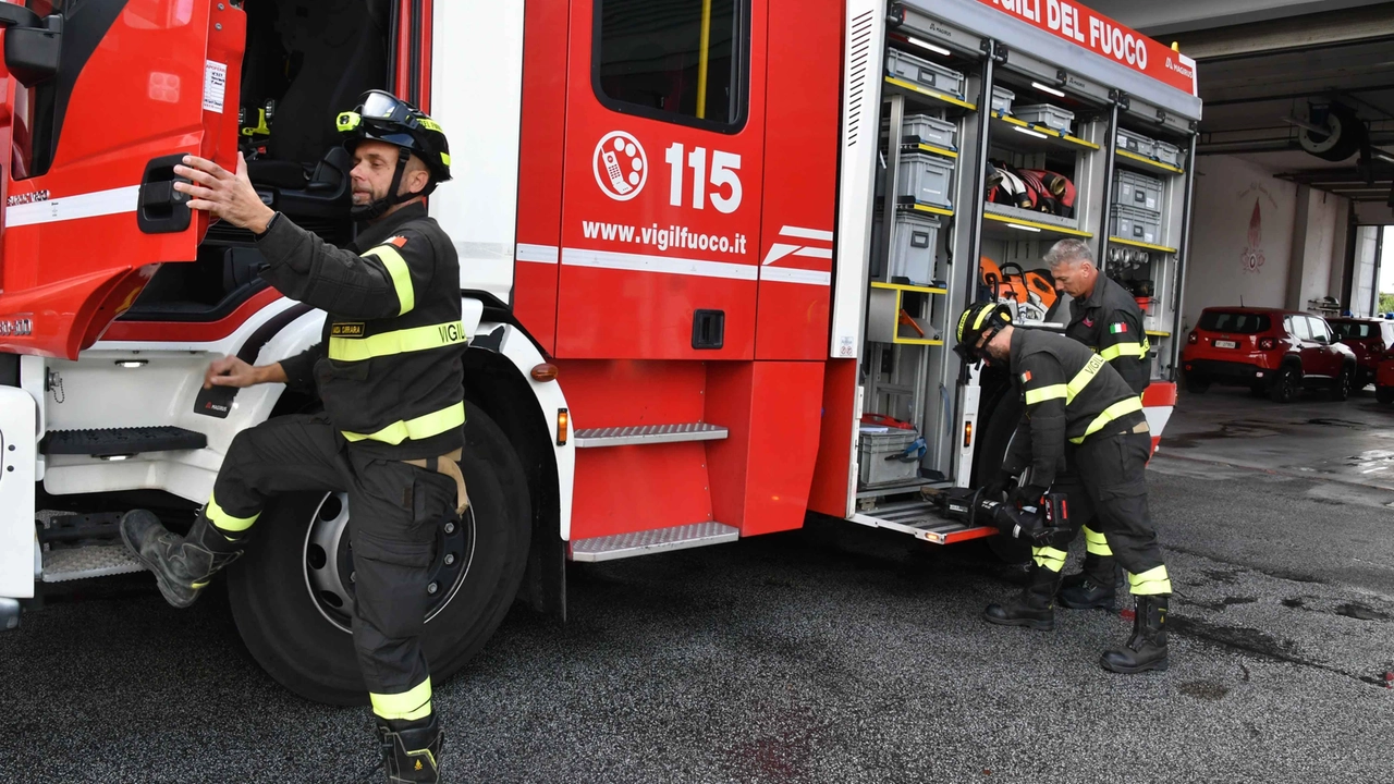 Sul posto intervenuti i vigili del fuoco