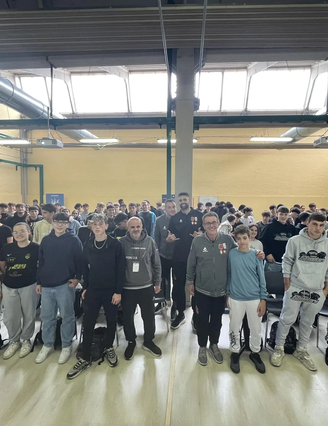 Volley Superlega. Lezione con Solè, Plotnytskyi e Lorenzetti. Ripartito il progetto "La Sir a scuola»