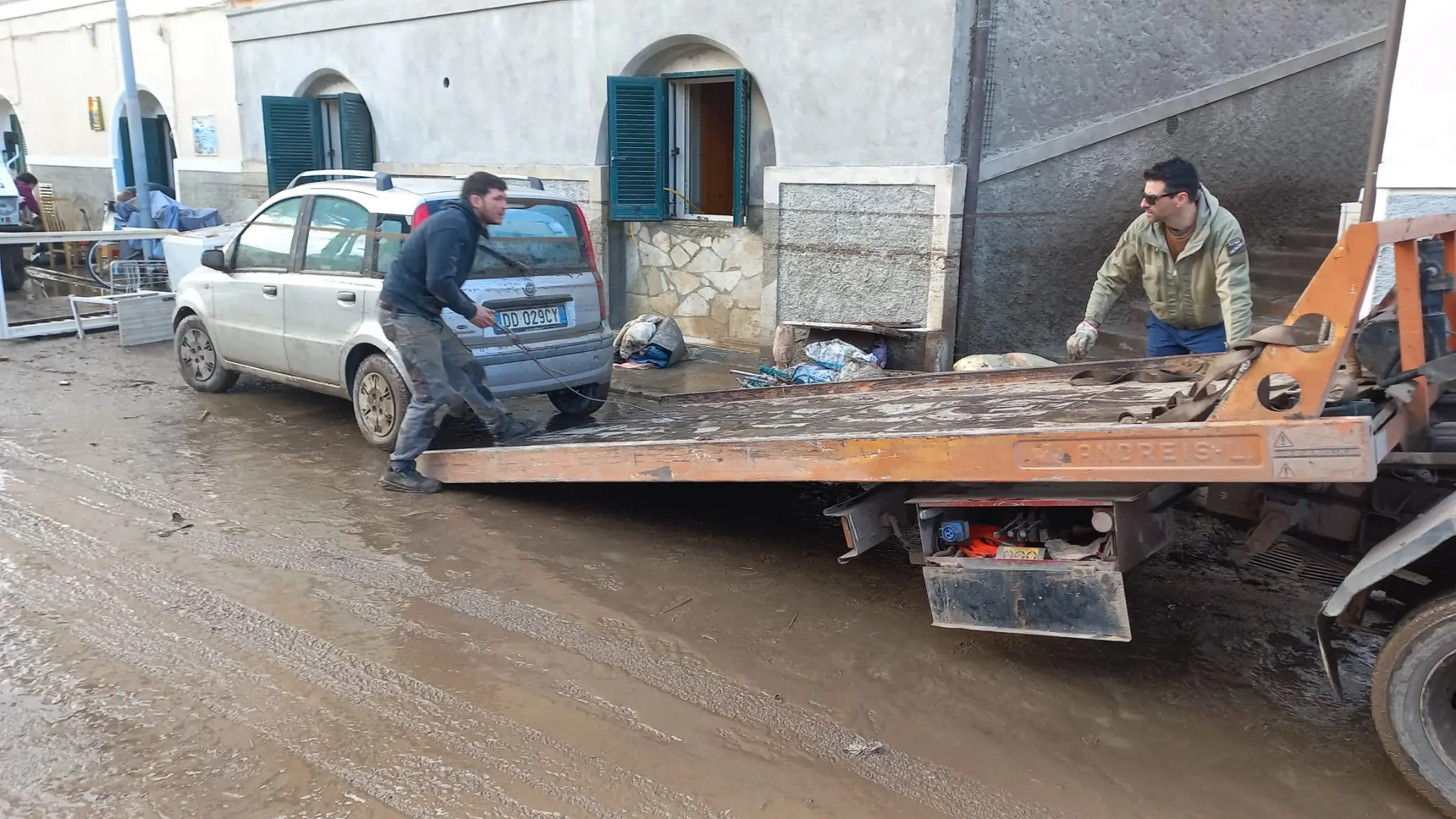 Il day after a Portoferraio dopo l’alluvione. Giani: "Per l’isola d’Elba subito stato di calamità"