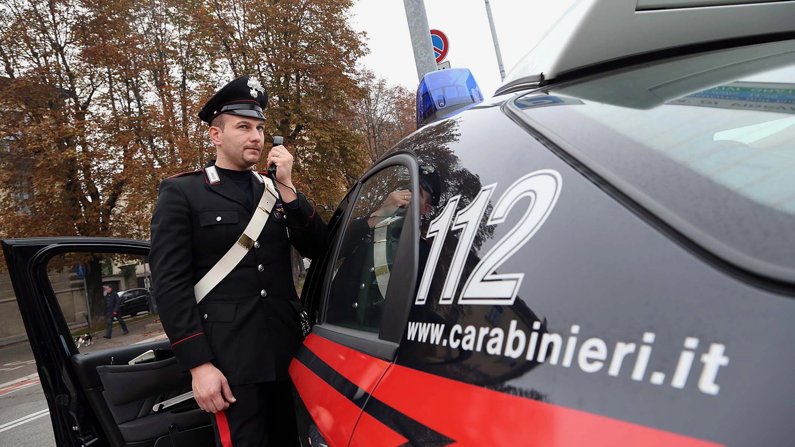 Carabinieri lite aggressione accoltellato Vigevano 