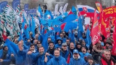 Un’immagine della manifestazione dei metalmeccanici a Bruxelles