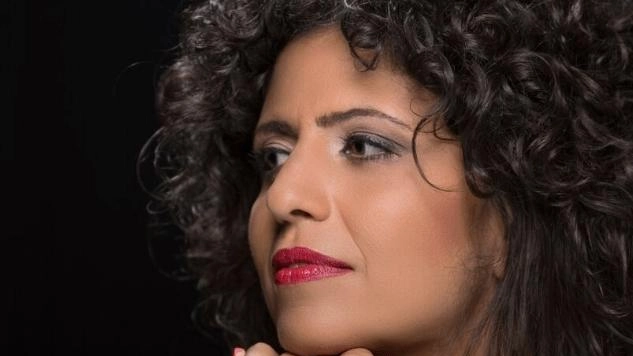 Il Festival Scenari di Quartiere a Livorno propone tre serenate con programmi musicali diversificati, esplorando angoli della città con spirito giocoso. La prima serata, "Arie d'Opera", si terrà domani in via Stenone con la soprano Antonella Biondo.