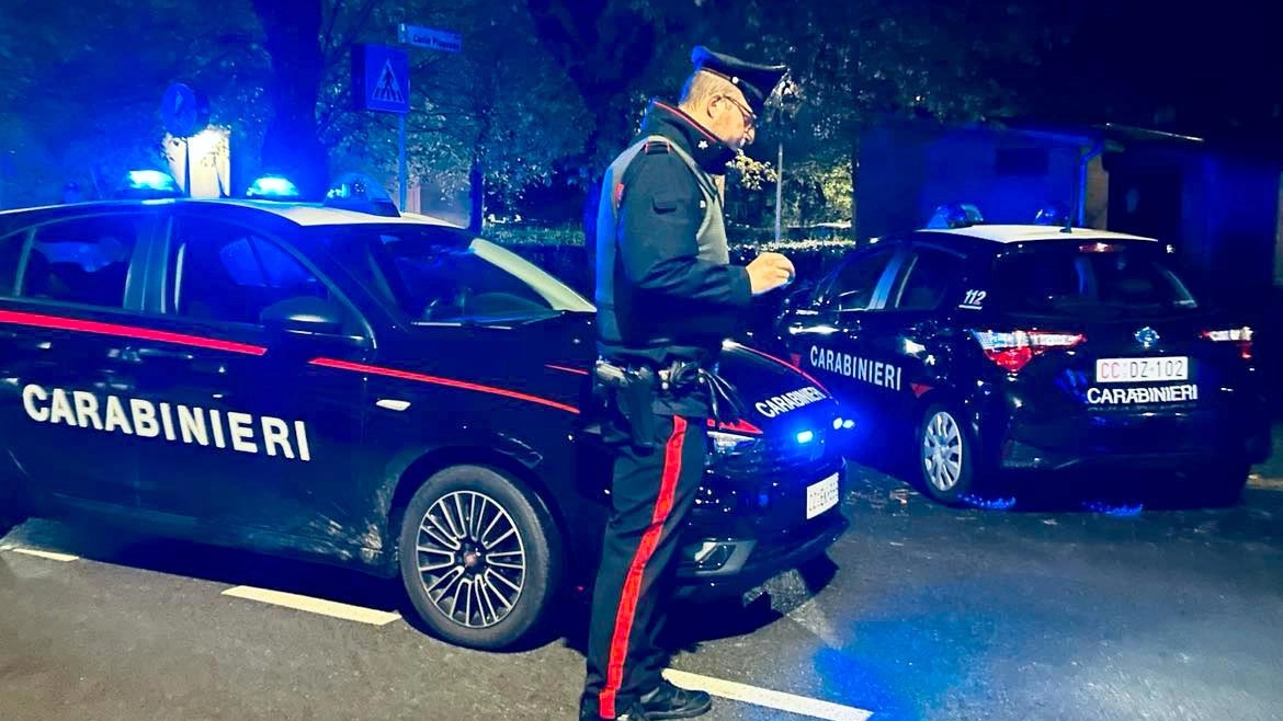 Sul posto i carabinieri che hanno avviato le indagini per risalire ai responsabili della rissa (Foto di repertorio)