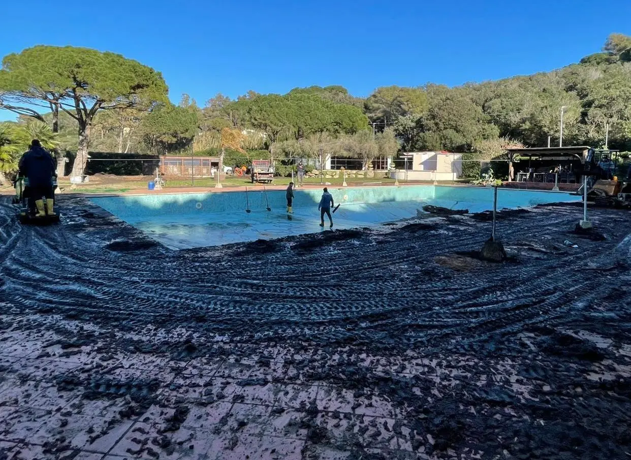 Le ferite del nubifragio: "Alberghi devastati". Ora tutta l’isola d’Elba fa la conta dei danni