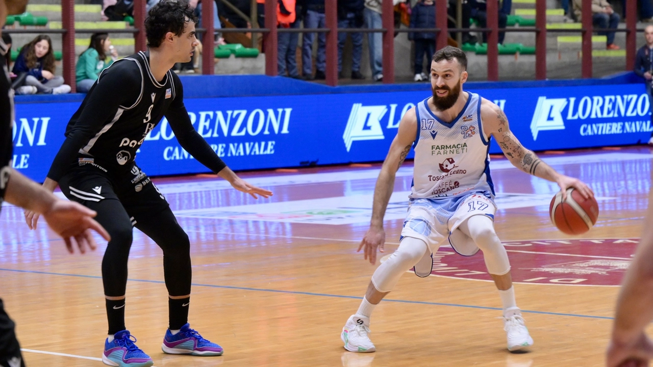 Basket, Pielle Livorno-Caserta (foto Novi)